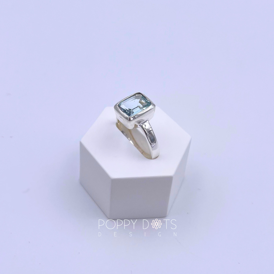 Deluxe Sterling Silver Blue Topaz Rectangular Ring