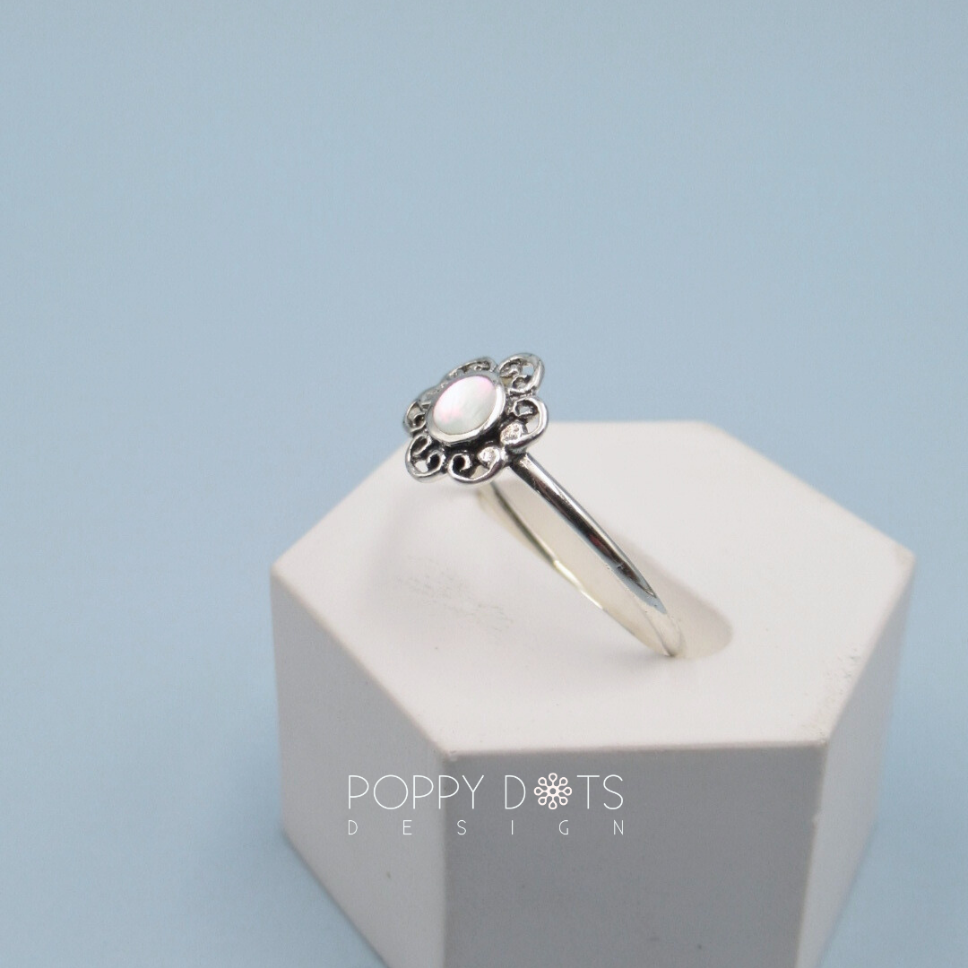 Sterling Silver Dainty Mother of Pearl Flower Ring