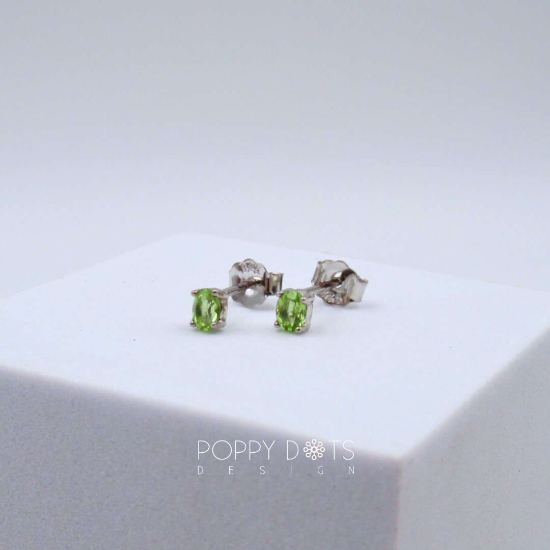 Sterling Silver Oval Peridot Claw Studs