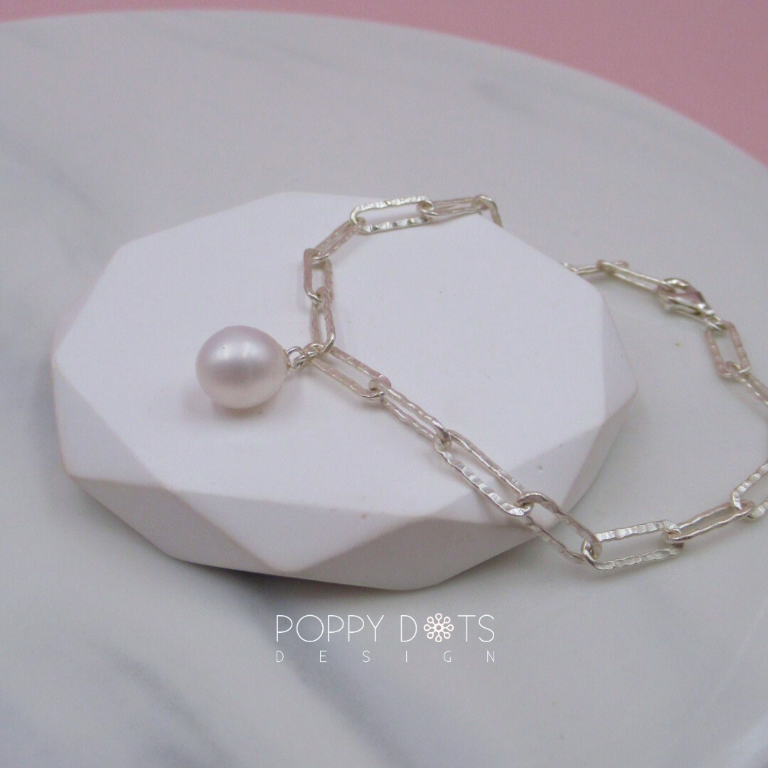 Sterling Silver Hammered Paper Clip Bracelet with Freshwater Pearl Drop