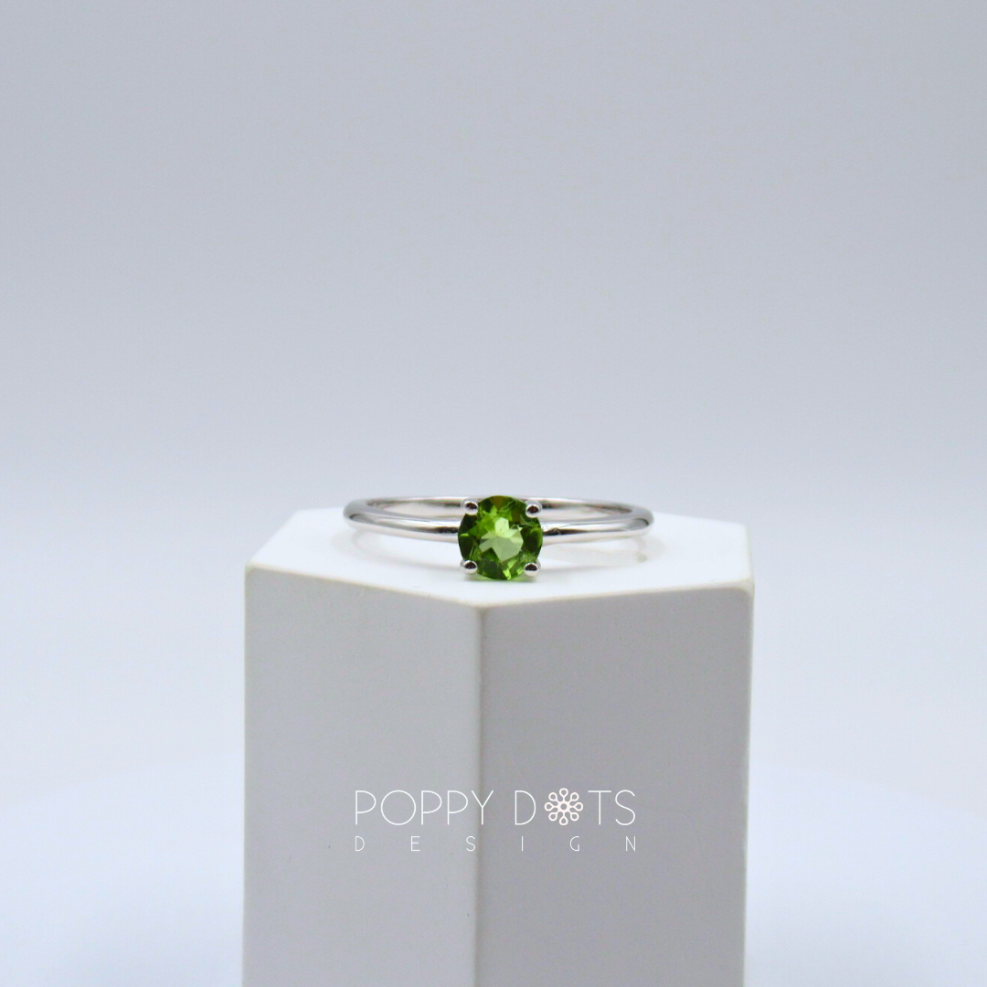 Sterling Silver Solitaire Peridot Ring