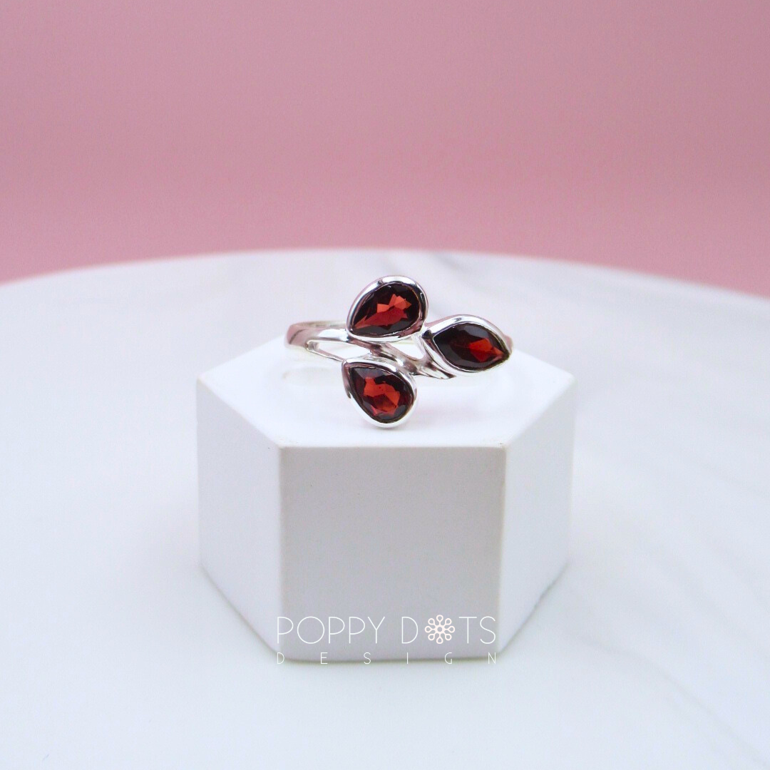Sterling Silver Leafy Garnet Ring