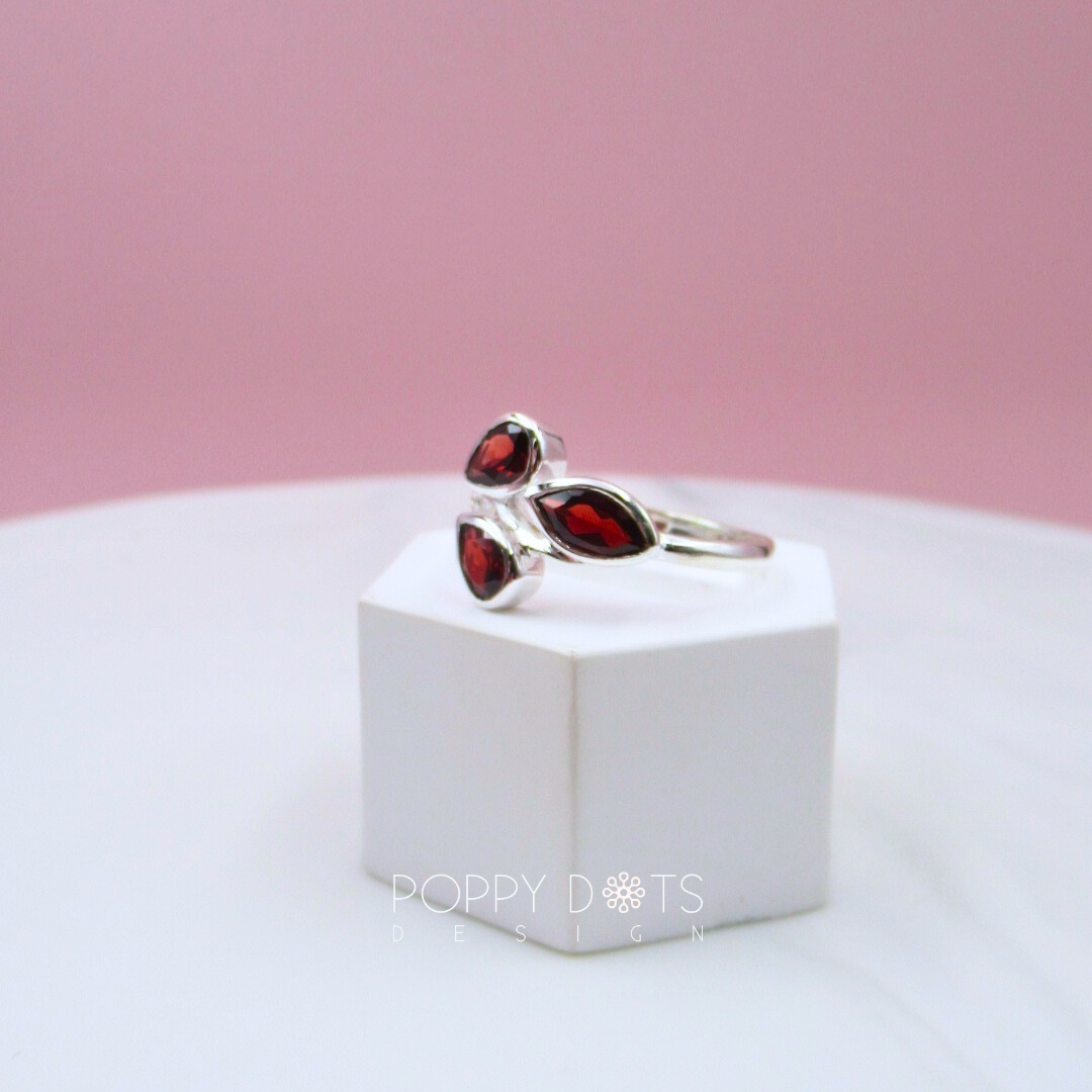 Sterling Silver Leafy Garnet Ring