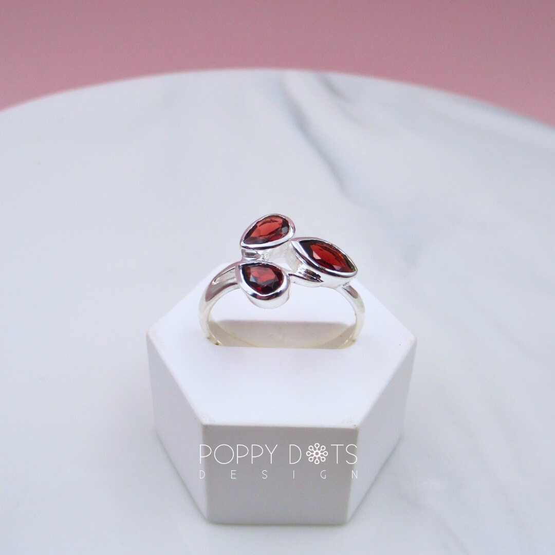 Sterling Silver Leafy Garnet Ring