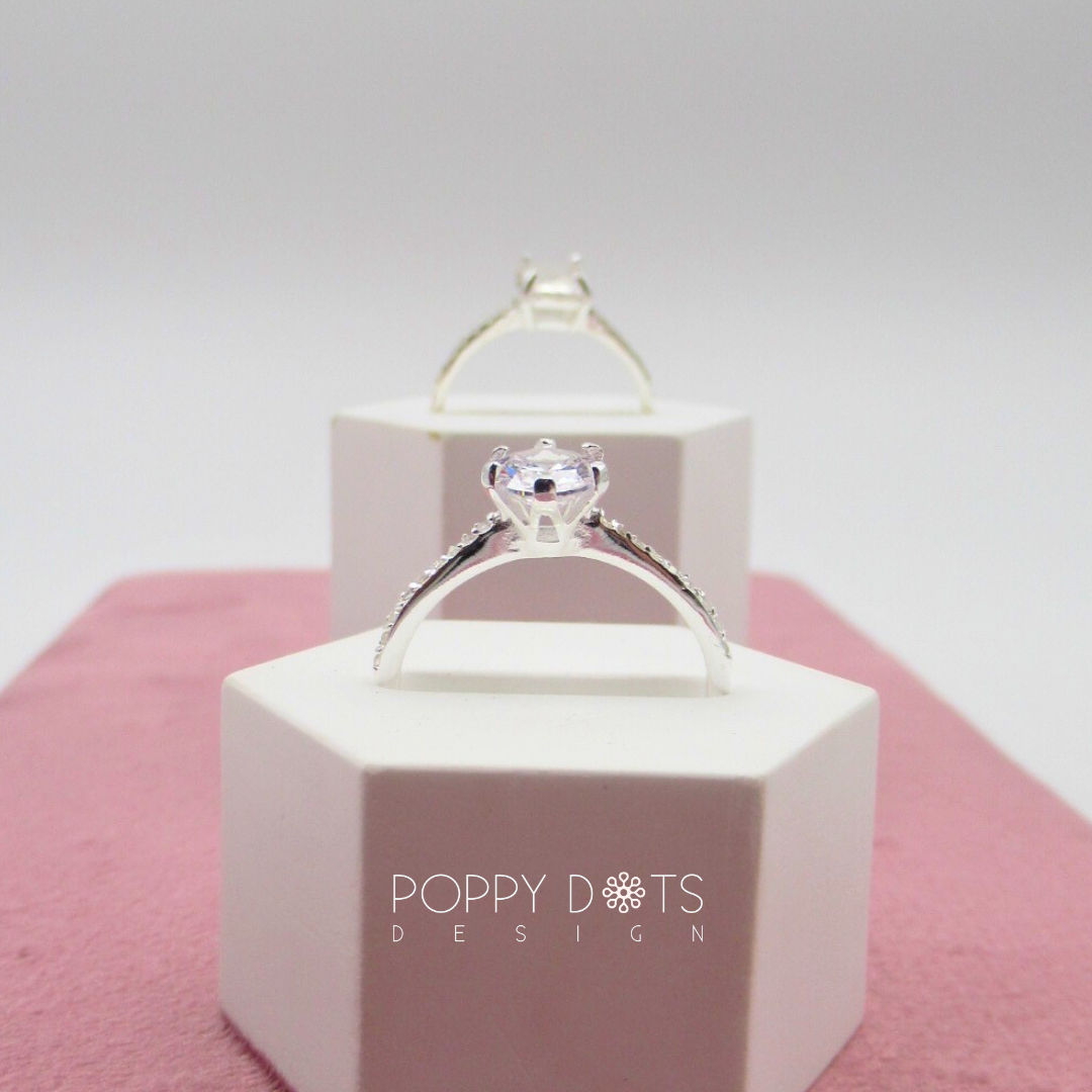 Sterling Silver Solitaire Round Zirconia Ring