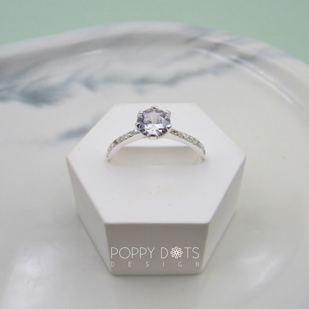 Sterling Silver Solitaire Round Zirconia Ring