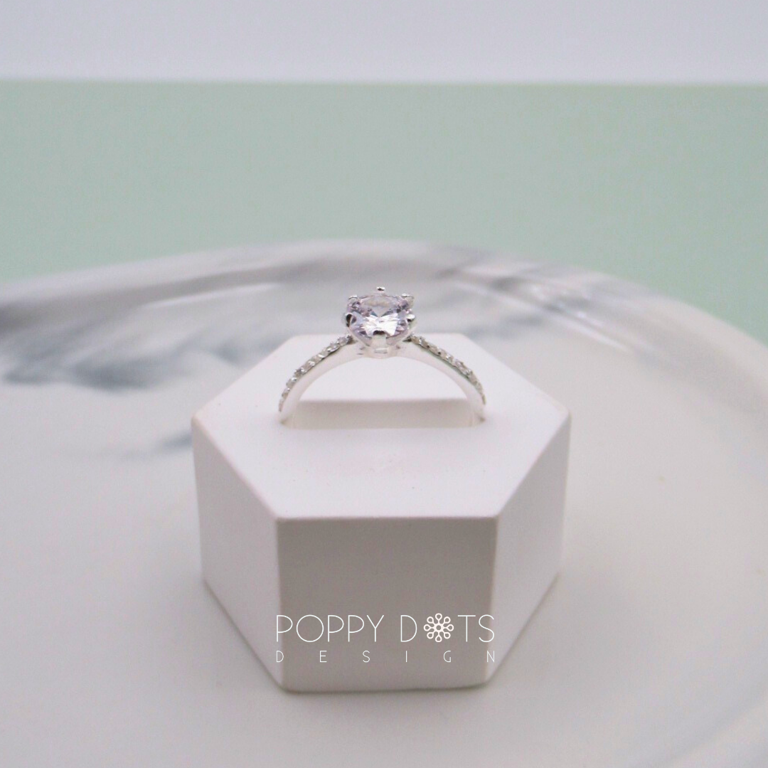 Sterling Silver Solitaire Round Zirconia Ring
