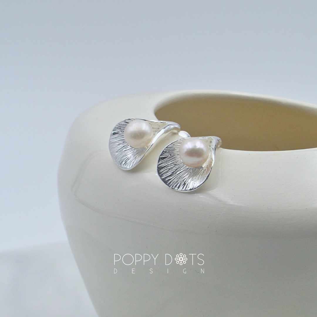 Sterling Silver Sweet Leaf Freshwater Pearl studs
