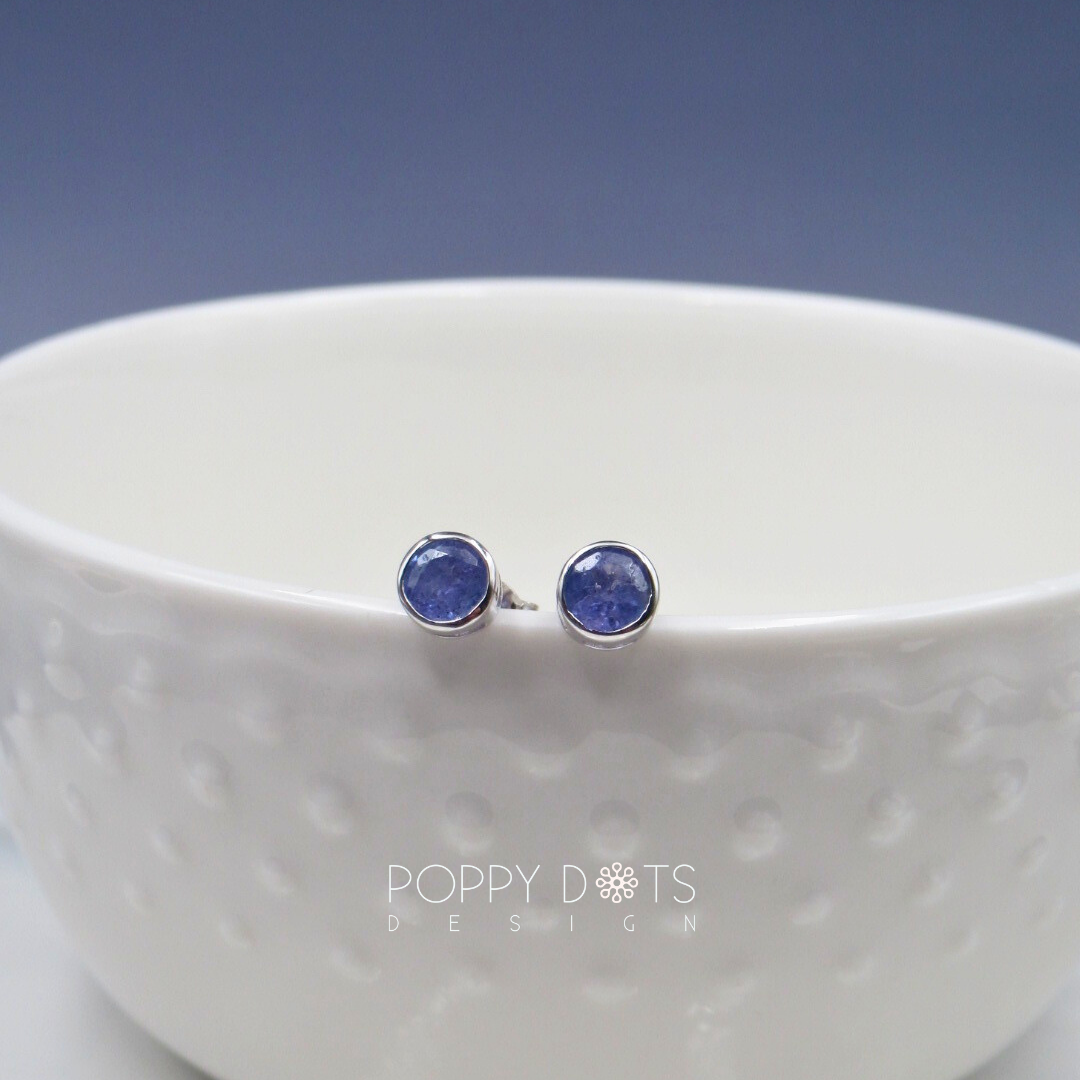 Sterling Silver Tube Set Round Tanzanite Studs