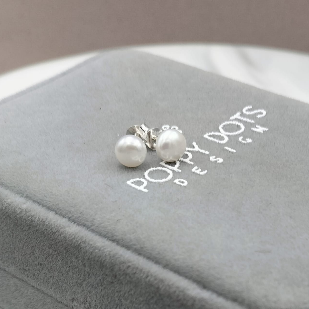 Sterling Silver White Freshwater Pearl Studs 5 mm