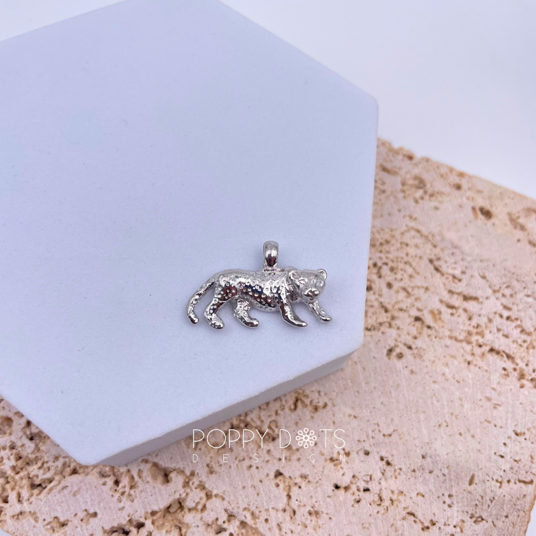 Sterling Silver Detailed Leopard Pendant