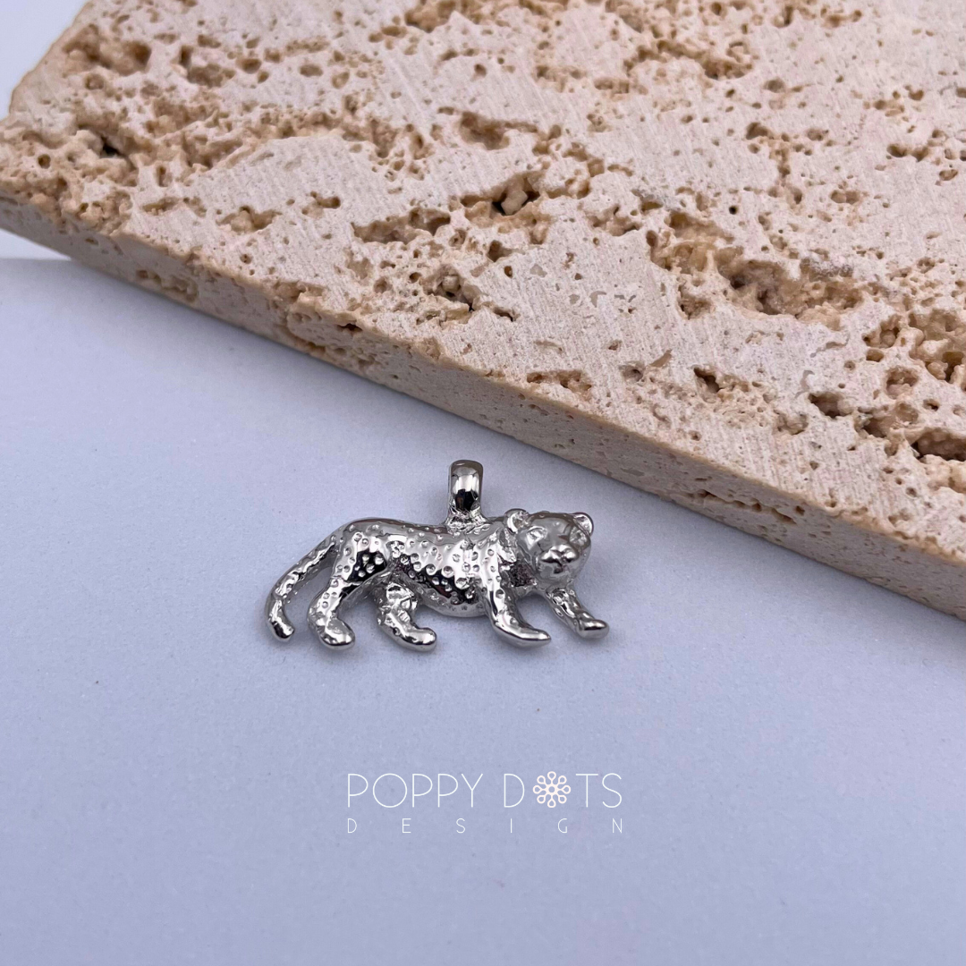 Sterling Silver Detailed Leopard Pendant