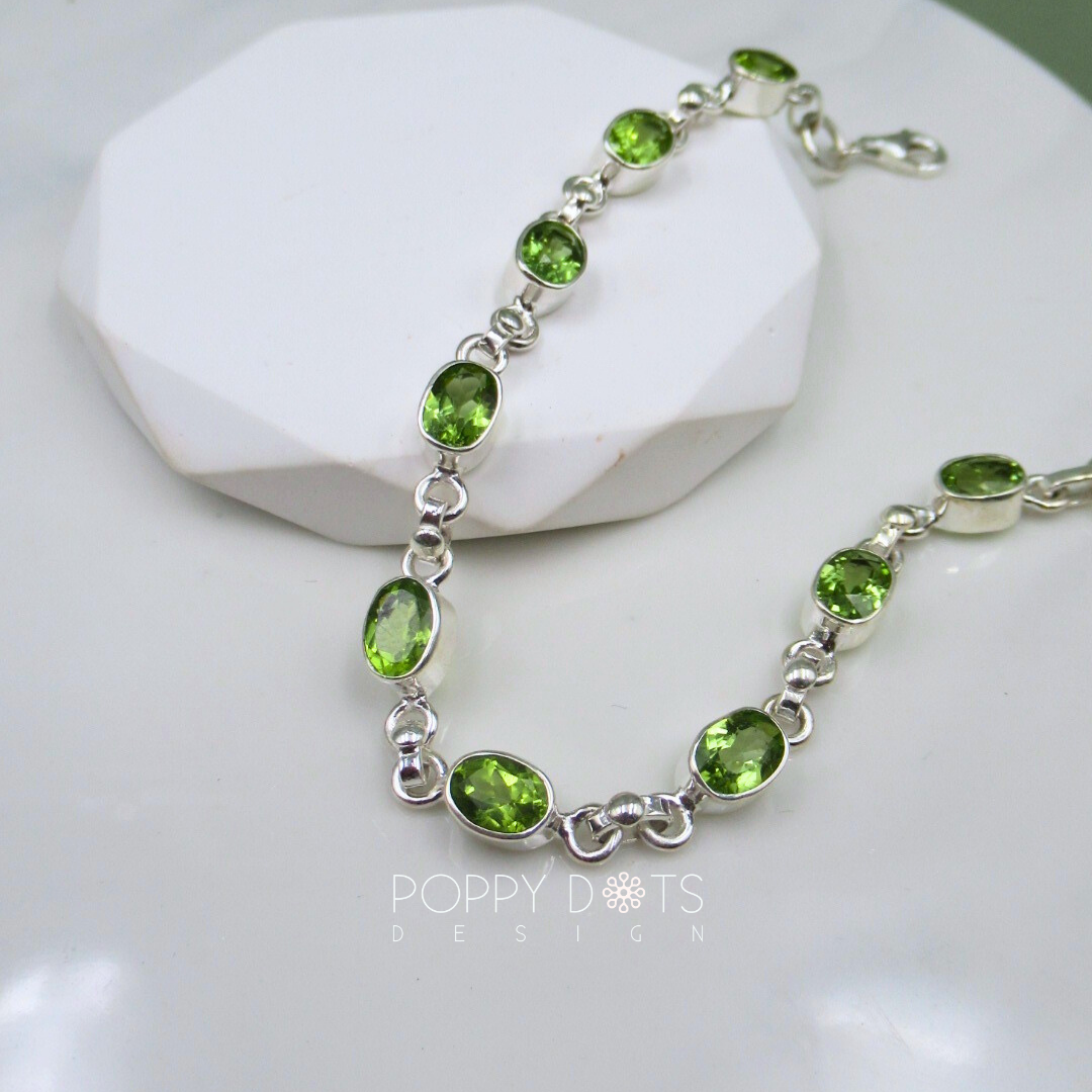 Luxurious Sterling Silver Oval Peridot Bracelet