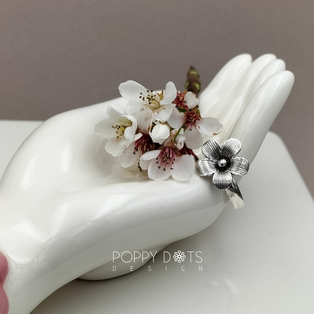 Sterling Silver Oxidised English Daisy Ring