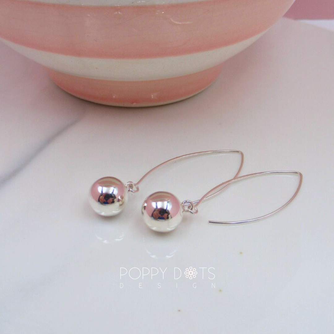Sterling Silver Clasic V Hook Ball Earrings