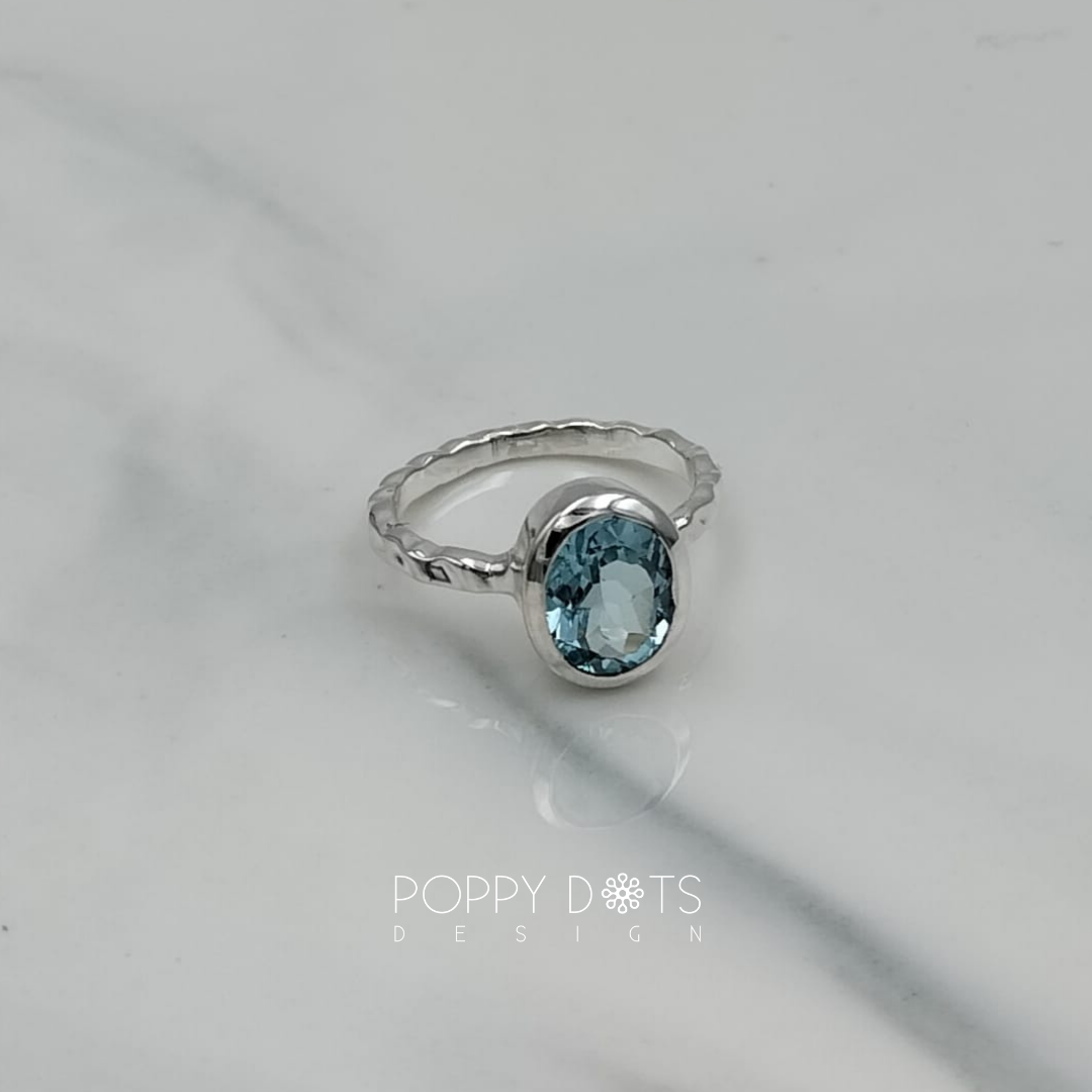 Luxurious Sterling Silver Blue Topaz Oval Ring (9 mm x 11mm)
