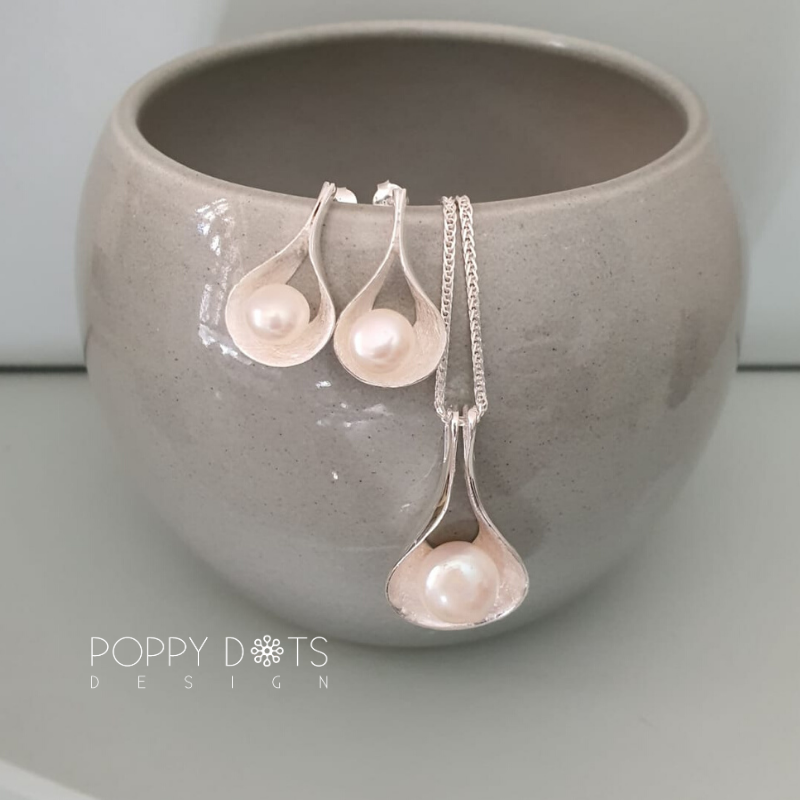 Luxurious Sterling Silver & Freshwater Pearl Drop Pendant