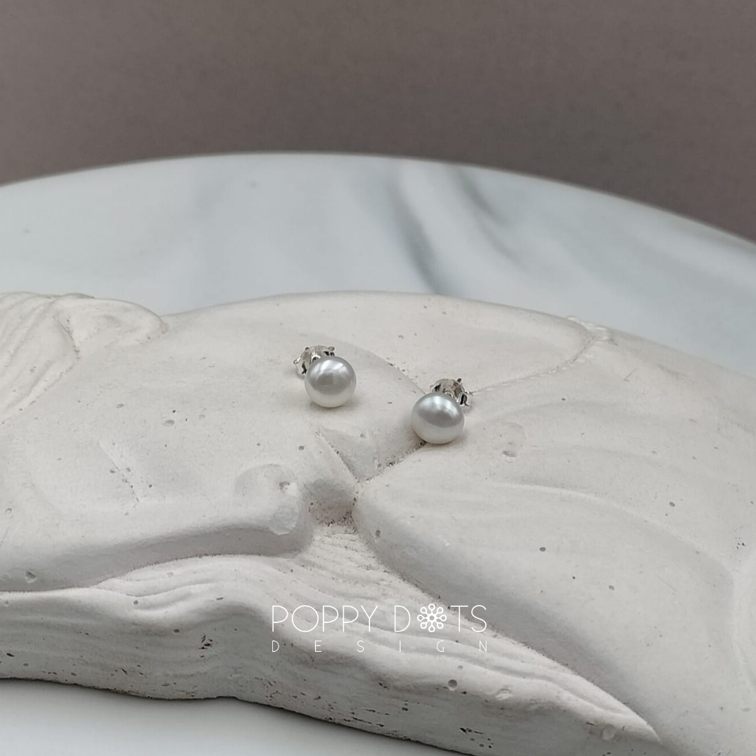 Sterling Silver White Freshwater Pearl Studs 5 mm
