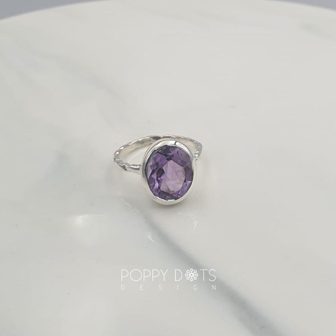 Luxurious Sterling Silver Purple Amethyst Oval Ring